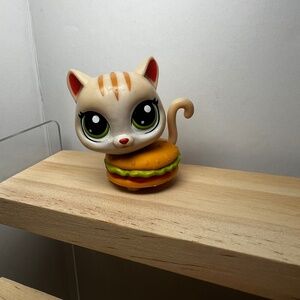 Hasbro Littlest Pet Shop Hungry Pets Pickles Catsbury Cat Figure Hamburger